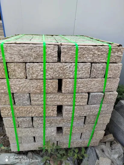 Natural Gold, Yellow Granite Cobblestone, Kerbs, Paving Tile, Stone Pillars for Outdoor 